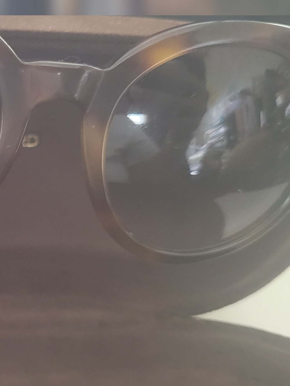 Tom Ford Tortoiseshell Round Sunglasses with Gradient Lenses Euc - Picture 16 of 16